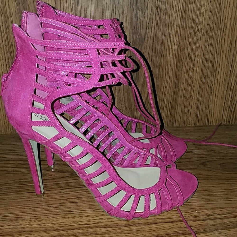 Pink heels - Picture 2 of 3